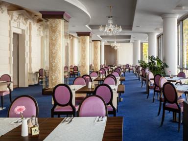 19-51-Nabokov restaurant 1